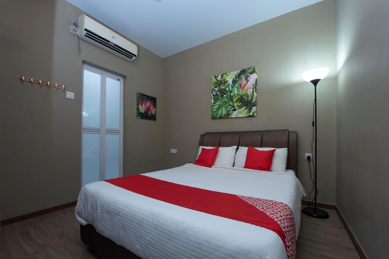Oyo 90231 Hotel By The Park Plt Джохор-Бару Экстерьер фото