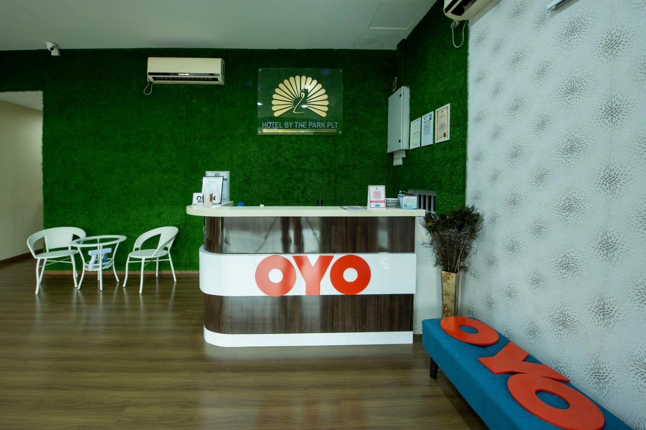 Oyo 90231 Hotel By The Park Plt Джохор-Бару Экстерьер фото