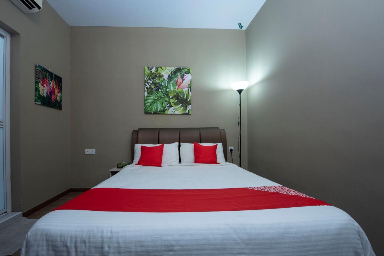 Oyo 90231 Hotel By The Park Plt Джохор-Бару Экстерьер фото