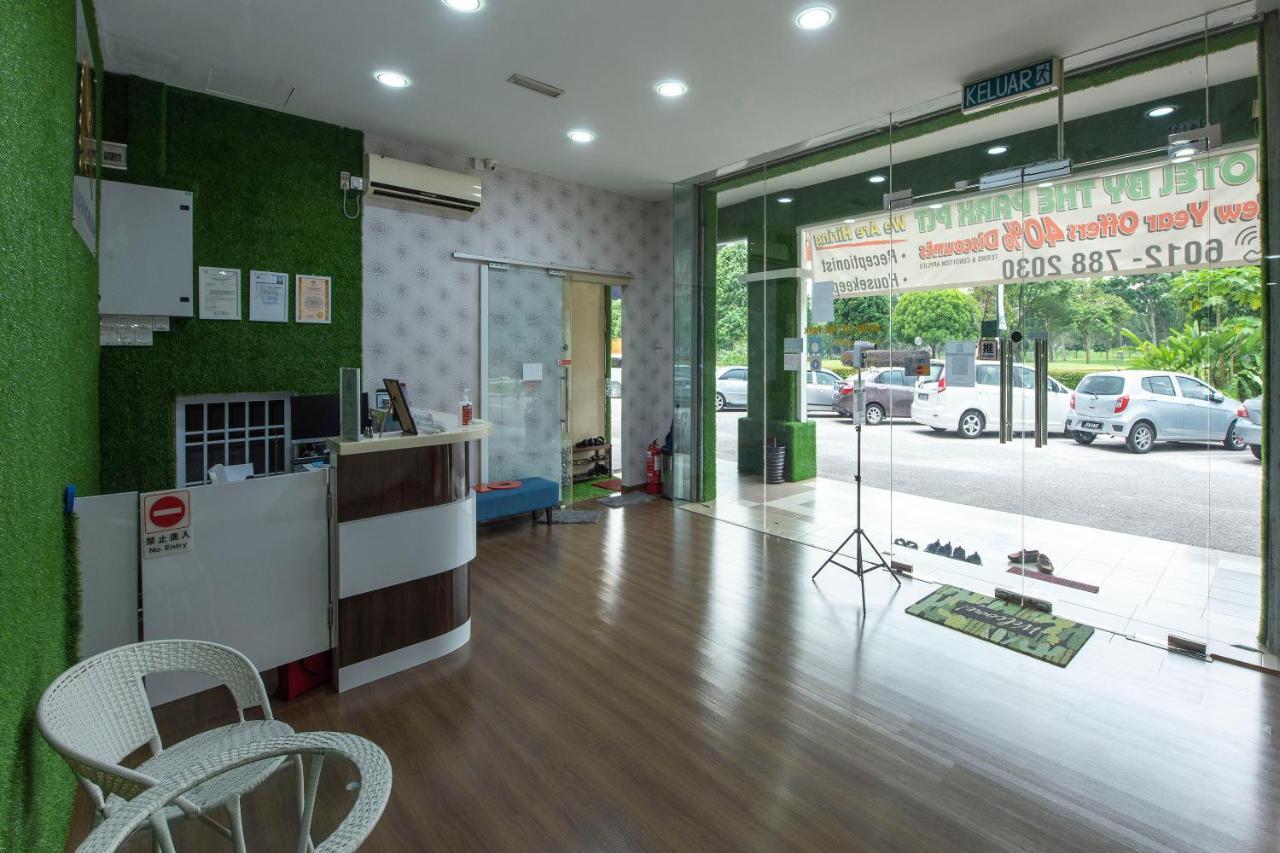 Oyo 90231 Hotel By The Park Plt Джохор-Бару Экстерьер фото