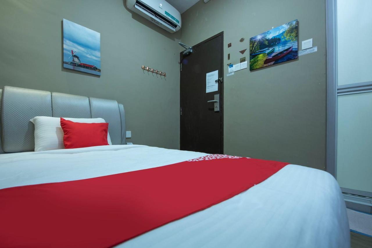 Oyo 90231 Hotel By The Park Plt Джохор-Бару Экстерьер фото