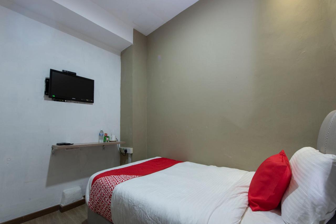 Oyo 90231 Hotel By The Park Plt Джохор-Бару Экстерьер фото